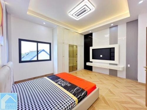  Nhà 1 trệt 2 lầu mới đẹp tại trục chính số 71 D1 KDC Hồng Loan - Cần Thơ