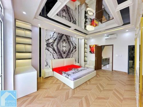  Nhà 1 trệt 2 lầu mới đẹp tại trục chính số 71 D1 KDC Hồng Loan - Cần Thơ