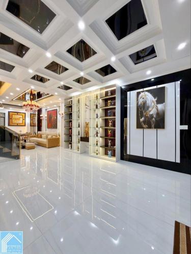 Nhà 1 trệt 2 lầu mới đẹp tại trục chính số 71 D1 KDC Hồng Loan - Cần Thơ