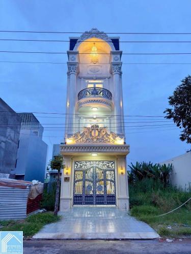 Nhà 1 trệt 2 lầu mới đẹp tại trục chính số 71 D1 KDC Hồng Loan - Cần Thơ