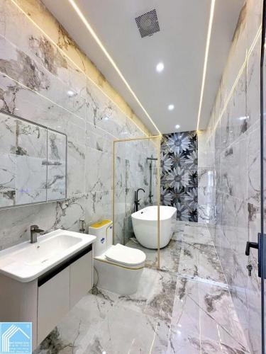  Nhà 1 trệt 2 lầu mới đẹp tại trục chính số 71 D1 KDC Hồng Loan - Cần Thơ