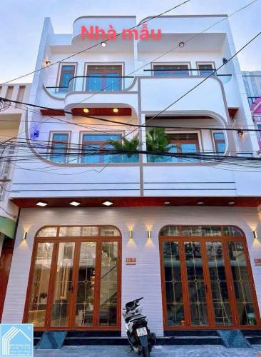 NHÀ 1 TRỆT 2 LẦU MỚI XÂY KHU ĐẠI HỌC Y CẦN THƠ