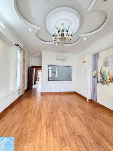 Nhà 1 trệt 2 lầu sân thượng đường B12 kdc Hưng Phú, đối diện trường học, gần Siêu thị Go
