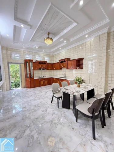 Nhà 1 trệt 2 lầu sân thượng đường B12 kdc Hưng Phú, đối diện trường học, gần Siêu thị Go