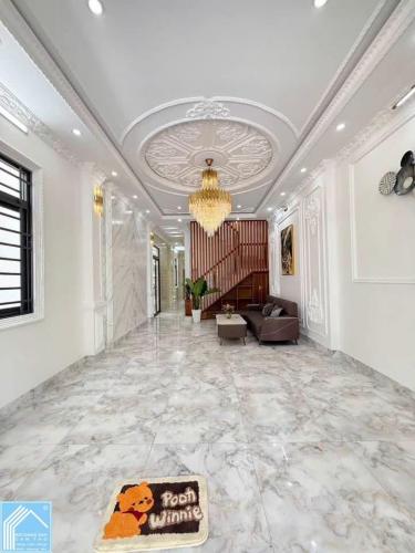 Nhà 1 trệt 2 lầu sân thượng đường B12 kdc Hưng Phú, đối diện trường học, gần Siêu thị Go