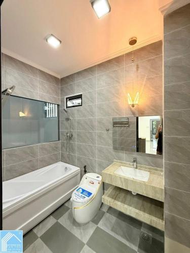 Nhà 1 Trệt 2 Lầu số 18 đường Chu Văn An, P.Tân An, TP.Cần Thơ
