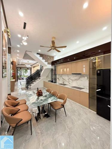 Nhà 1 Trệt 2 Lầu số 18 đường Chu Văn An, P.Tân An, TP.Cần Thơ