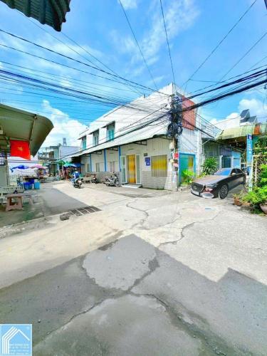 NHÀ 1T1L - GÓC 2 MẶT TIỀN Hẻm ( vừa ở & KDoanh dc). Vị trí rất sáng sủa, gần & đẹp