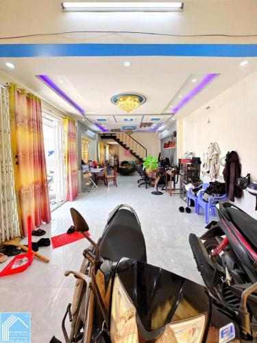 NHÀ 1T1L - GÓC 2 MẶT TIỀN Hẻm ( vừa ở & KDoanh dc). Vị trí rất sáng sủa, gần & đẹp