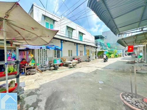 NHÀ 1T1L - GÓC 2 MẶT TIỀN Hẻm ( vừa ở & KDoanh dc). Vị trí rất sáng sủa, gần & đẹp