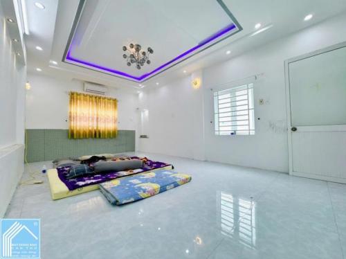 NHÀ 1T1L - GÓC 2 MẶT TIỀN Hẻm ( vừa ở & KDoanh dc). Vị trí rất sáng sủa, gần & đẹp