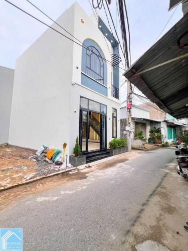 Nhà 1T1L đúc mới, GÓC 2MT HẺM, xe hơi tới nhà. Vị trí trung tâm, gần cầu Trần Hoàng Na