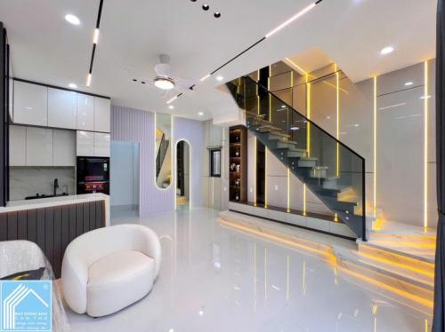 Nhà 1T1L đúc mới, GÓC 2MT HẺM, xe hơi tới nhà. Vị trí trung tâm, gần cầu Trần Hoàng Na