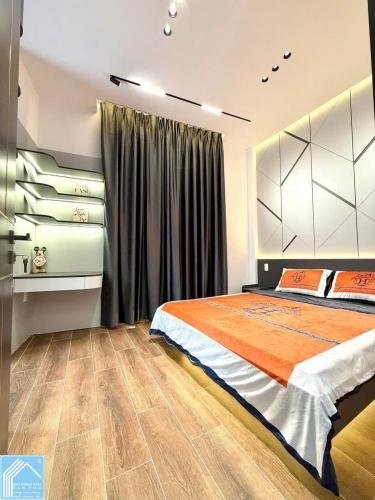 Nhà 1T1L đúc mới, GÓC 2MT HẺM, xe hơi tới nhà. Vị trí trung tâm, gần cầu Trần Hoàng Na