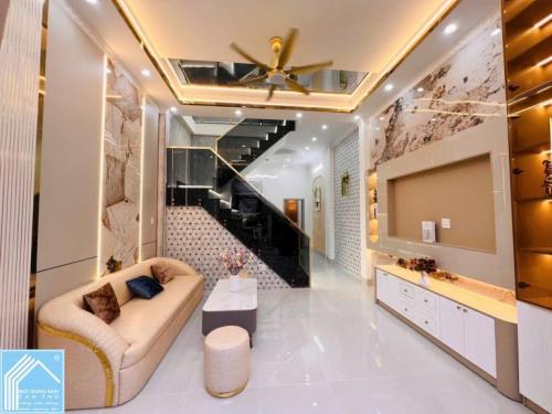 Nhà 1T1L đúc, xây mới (có 1phòng ngủ tầng trệt). Cách KDC Đại Ngân chỉ 40m