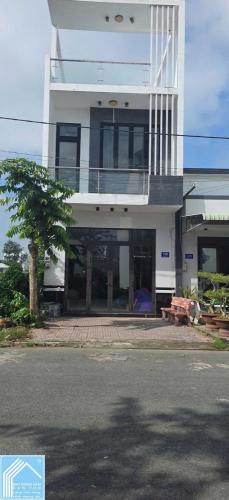 NHÀ 1TRỆT 1LẦU SÂN THƯỢNG KDC HỒNG LOAN 6A - GẦN BẾN XE CẦN THƠ. NHÀ 1TRỆT 1LẦU SÂN THƯỢNG KDC HỒNG LOAN 6A - GẦN BẾN XE CẦN THƠ.