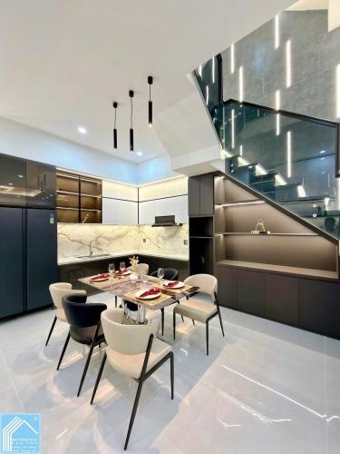 NHÀ 2 LẦU - MỚI HOÀN THIỆN - TẶNG FULL NỘI THẤT CAO CẤP. Mặt Tiền, sổ hoàn công đầy đủ