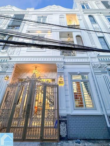 NHÀ 2 LẦU ĐÚC PHONG CÁCH TÂN CỔ ĐIỂN | TRỤC CHÍNH HẺM 876 THÔNG RA HẺM 567 BỜ HỒ BÚN SÁNG |