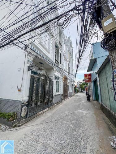 NHÀ 2 LẦU ĐÚC PHONG CÁCH TÂN CỔ ĐIỂN | TRỤC CHÍNH HẺM 876 THÔNG RA HẺM 567 BỜ HỒ BÚN SÁNG |