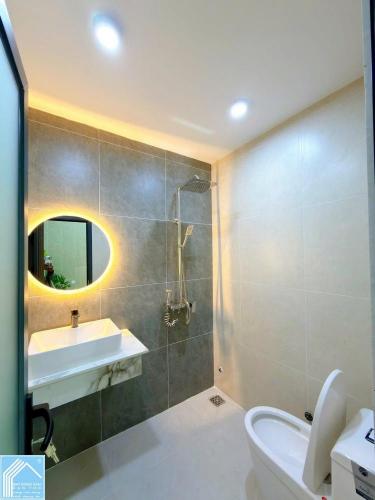 NHÀ 2 LẦU HIỆN ĐẠI MỚI HOÀN THIỆN TẶNG FULL NỘI THẤT CAO CẤP - SỐ 145 ĐƯỜNG D7 KDC HỒNG LOAN