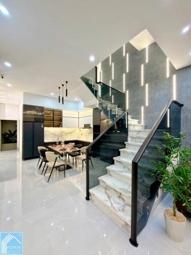 NHÀ 2 LẦU HIỆN ĐẠI MỚI HOÀN THIỆN TẶNG FULL NỘI THẤT CAO CẤP - SỐ 145 ĐƯỜNG D7 KDC HỒNG LOAN 