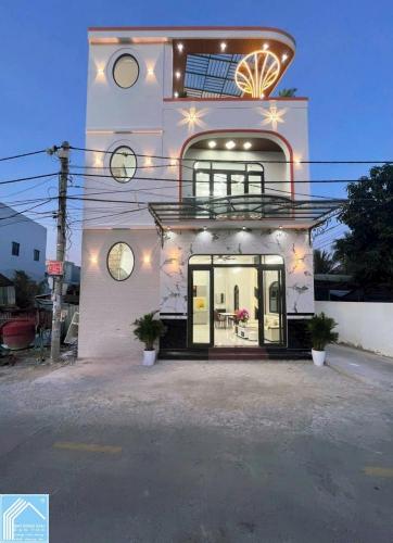 Nhà 2Lầu đúc, Góc 2MẶT TIỀN - BỜ KÈ RẠCH CÁI SƠN (Gần sát chợ An Bình, view cực kì đẹp)