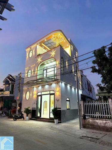 Nhà 2Lầu đúc, Góc 2MẶT TIỀN - BỜ KÈ RẠCH CÁI SƠN. Gần sát chợ An Bình, view cực kì đẹp