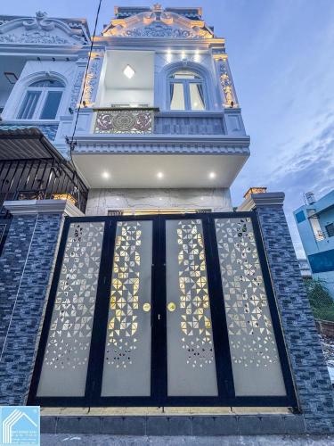 NHÀ 3 PHÒNG NGỦ 1 PHÒNG THỜ CÁCH ĐH CẦN THƠ 800M