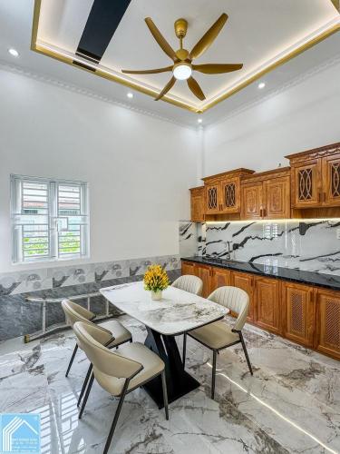 NHÀ 3 PHÒNG NGỦ 1 PHÒNG THỜ CÁCH ĐH CẦN THƠ 800M