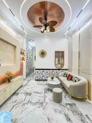 NHÀ 3 PHÒNG NGỦ 1 PHÒNG THỜ CÁCH ĐH CẦN THƠ 800M
