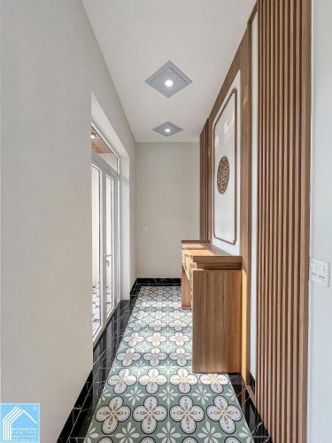 NHÀ 3 TẦNG ĐANG HOÀN THIỆN. MẶT TIỀN ĐƯỜNG XUÂN HỒNG. P LONG TUYỀN - TPCT. CÁCH BV NHI ĐỒNG 300M 