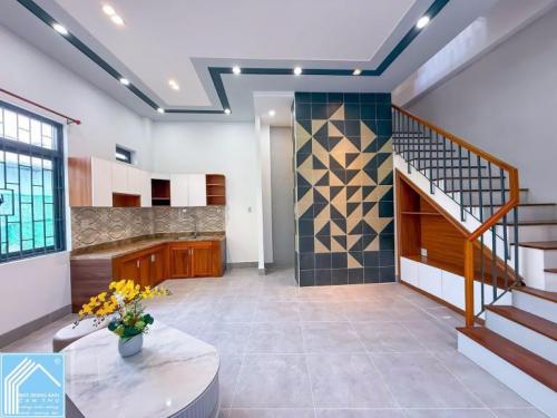 NHÀ 3 TẦNG GÓC 2 MẶT TIỀN – TRỤC CHÍNH HẺM 160 LIÊN TỔ 12–20 NGUYỄN VĂN CỪ – GẦN ĐH Y DƯỢC 