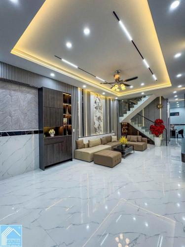 NHÀ 3 TẦNG HIỆN ĐẠI - VỊ TRÍ RẤT ĐẸP KDC 91B - CÁCH NGUYỄN HIỀN 50M -