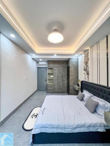 NHÀ 3 TẦNG KDC HỒNG LOAN ĐƯỜNG D33 - HÀNG HIẾM CÓ MƯƠNG HỞ 