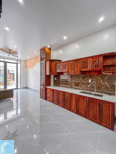 NHÀ 3 TẦNG MỚI XÂY 100%. TRỤC CHÍNH HẺM NHỰA 5M. CÁCH CHỢ AN HOÀ 50M. XUNG QUANH ĐẦY ĐỦ TIỆN ÍCH.