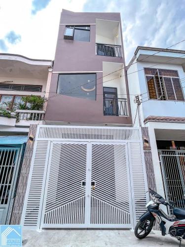 NHÀ 3 TẦNG MỚI XÂY 100%. TRỤC CHÍNH HẺM NHỰA 5M. CÁCH CHỢ AN HOÀ 50M. XUNG QUANH ĐẦY ĐỦ TIỆN ÍCH.