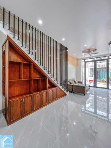 NHÀ 3 TẦNG MỚI XÂY 100%. TRỤC CHÍNH HẺM NHỰA 5M. CÁCH CHỢ AN HOÀ 50M. XUNG QUANH ĐẦY ĐỦ TIỆN ÍCH.