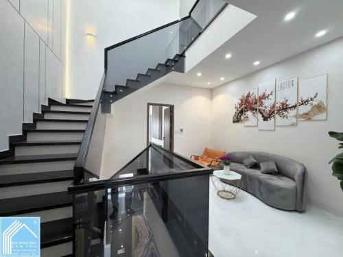 NHÀ 3TẦNG MỚI TẶNG FULL NỘI THẤT CAO CẤP - SỐ 122 ĐƯỜNG D14 KDC HỒNG LOAN. 