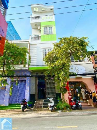 Nhà 4 Lầu Mặt tiền đường Nguyễn Việt Hồng, TP.Cần Thơ