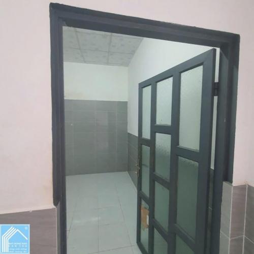 NHÀ 4 TRIỆU- GẦN TRƯỜNG FPT  ( 1máy lạnh)  Cho thuê nhà gần trường FPT đường nguyễn văn cừ nối dài