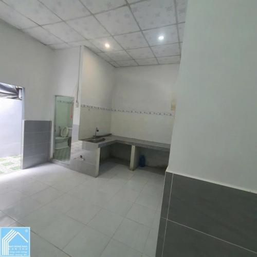 NHÀ 4 TRIỆU- GẦN TRƯỜNG FPT  ( 1máy lạnh)  Cho thuê nhà gần trường FPT đường nguyễn văn cừ nối dài