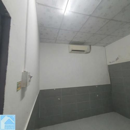 NHÀ 4 TRIỆU- GẦN TRƯỜNG FPT  ( 1máy lạnh)  Cho thuê nhà gần trường FPT đường nguyễn văn cừ nối dài