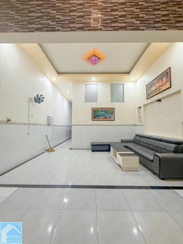 Nhà 5 Triệu- Gần Chợ Bà Bộ  ( 2 máy lạnh, máy giặt , máy lọc nước) 