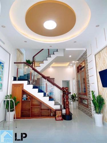 Nhà Bán hoặc cho Thuê - Nhà 1 Trệt 2 Lầu Góc 2 Mặt tiền hẻm 11 Nguyễn Văn Linh 