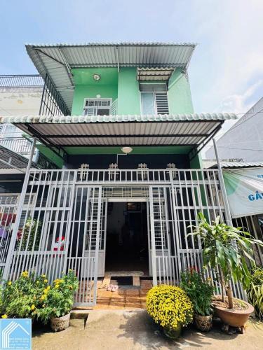 Nhà + dãy Trọ Trục chính hẻm 136 Hoàng Quốc Việt - Cách đường HQV 30m Nhà + dãy Trọ Trục chính hẻm 136 Hoàng Quốc Việt - Cách đường HQV 30m