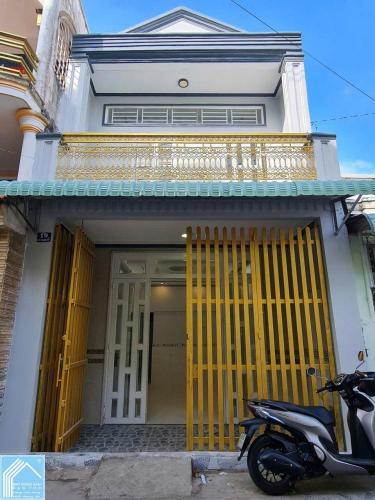 NHÀ ĐẸP - MẶT TIỀN LỘ NHỰA - VỊ TRÍ  ĐẸP NẰM ĐỐI DIỆN - CỔNG TRƯỜNG - LÊ BÌNH