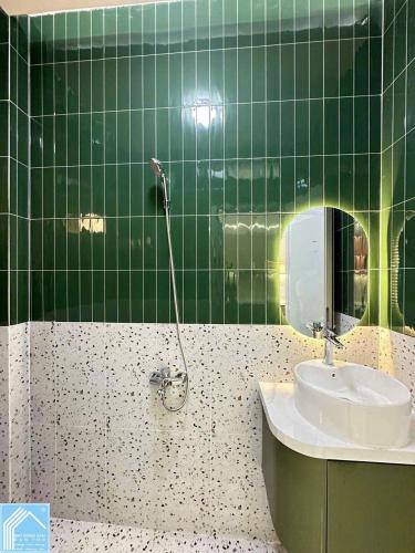 NHÀ ĐẸP MỚI XÂY  TRỆT LẦU KIÊN CỐ MỚI HOÀN THIỆN - HẺM 49 TRẦN HOÀN NA TRUNG TÂM CẦN THƠ