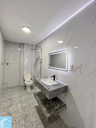 NHÀ LẦU DIỆN TÍCH RỘNG HẺM NGUYỄN VĂN LINH - CÁCH LỘ 40M KHOẢNG 1KM