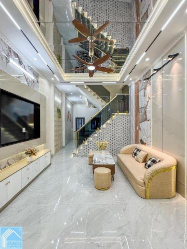 NHÀ LẦU GẦN ĐH NAM CẦN THƠ - LỘ NHỰA Ô TÔ ĐẬU TRONG NHÀ