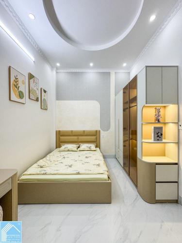 NHÀ LẦU GẦN ĐH NAM CẦN THƠ - LỘ NHỰA Ô TÔ ĐẬU TRONG NHÀ